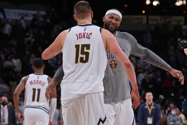 在此背景下 在此背景下